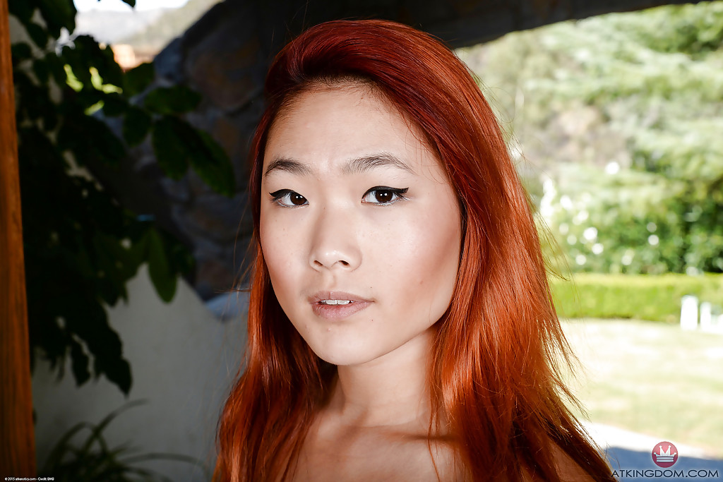 Рыжеволосая азиатка светит дырками между ног 15 фото Рыжеволосая азиатка светит дырками между ног 15 фото