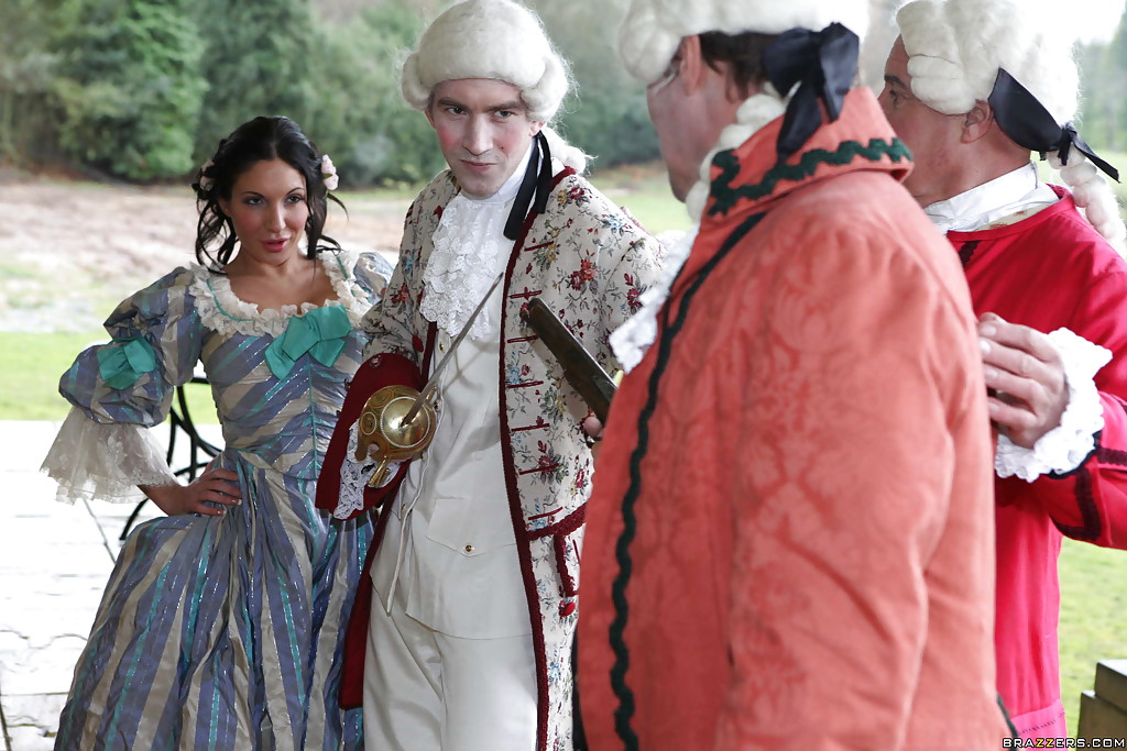 Мужик с дамой одетые в костюмы 19-го века трахаются на стуле 1 фото Мужик с дамой одетые в костюмы 19-го века трахаются на стуле 1 фото