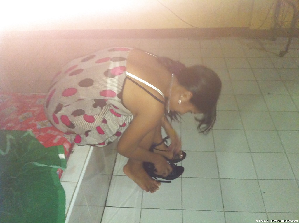 Азиатская деваха трахается в отеле с туристом и принимает сперму внутрь 3 фото Азиатская деваха трахается в отеле с туристом и принимает сперму внутрь 3 фото