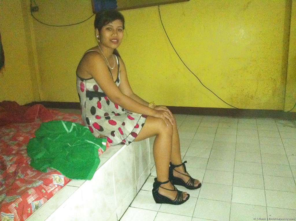 Азиатская деваха трахается в отеле с туристом и принимает сперму внутрь 4 фото Азиатская деваха трахается в отеле с туристом и принимает сперму внутрь 4 фото