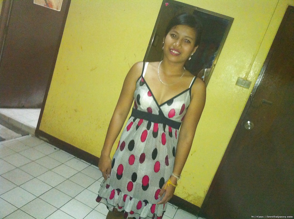 Азиатская деваха трахается в отеле с туристом и принимает сперму внутрь 7 фото Азиатская деваха трахается в отеле с туристом и принимает сперму внутрь 7 фото