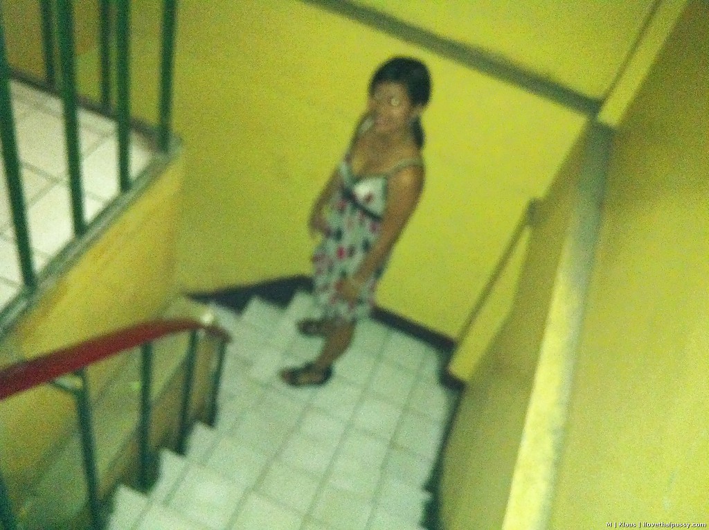 Азиатская деваха трахается в отеле с туристом и принимает сперму внутрь 8 фото Азиатская деваха трахается в отеле с туристом и принимает сперму внутрь 8 фото