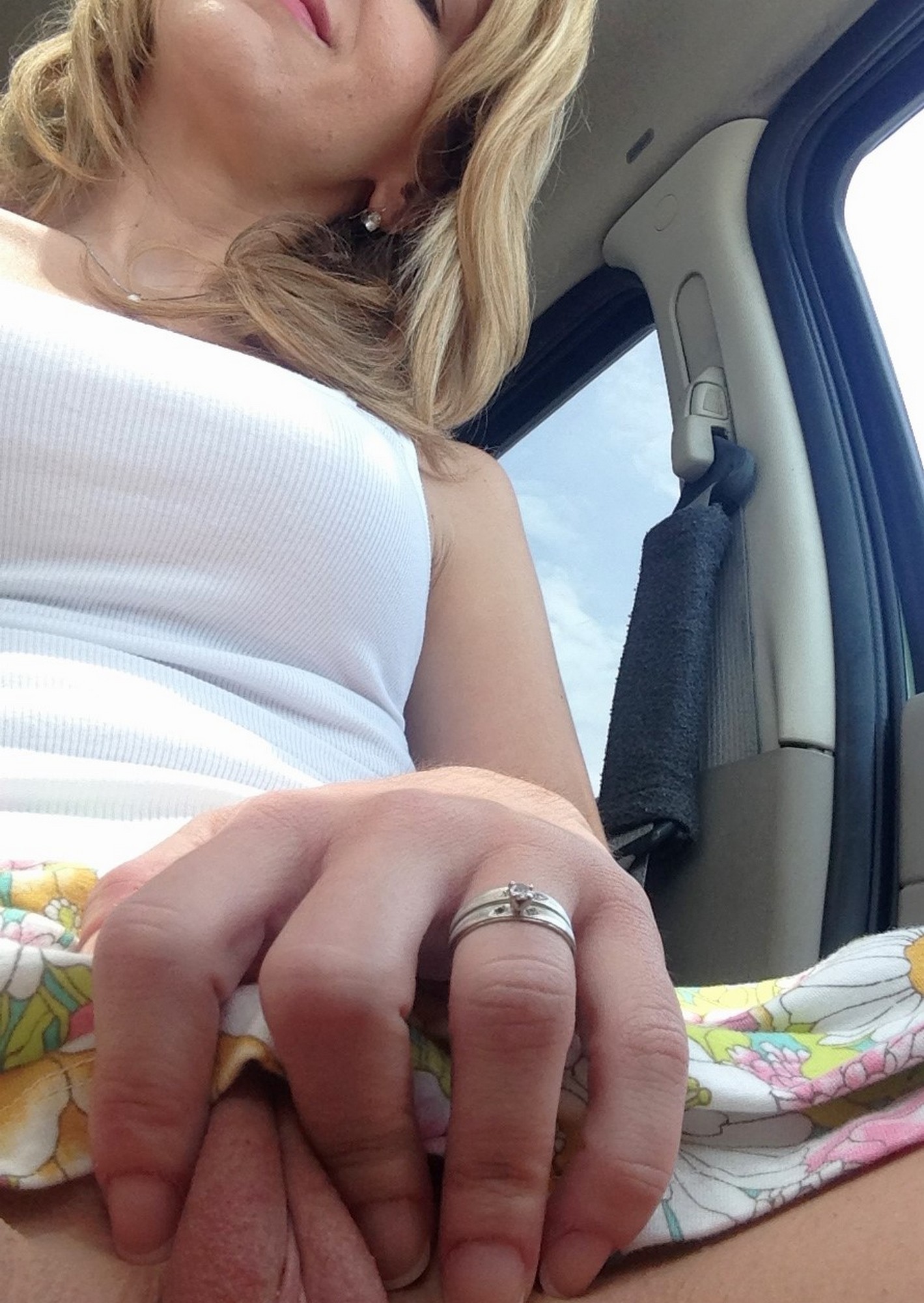 Красивая домохозяйка выложила на форум домашнее НЮ 12 фото Красивая домохозяйка выложила на форум домашнее НЮ 12 фото