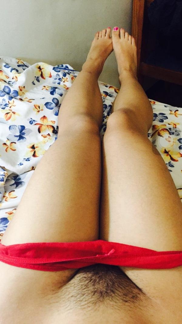 Полуобнаженные красотки светят прелестями в сети 16 фото Полуобнаженные красотки светят прелестями в сети 16 фото