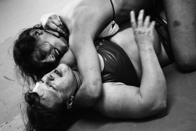 Подборка винтажных снимков борющихся женщин 11 фото Подборка винтажных снимков борющихся женщин 11 фото