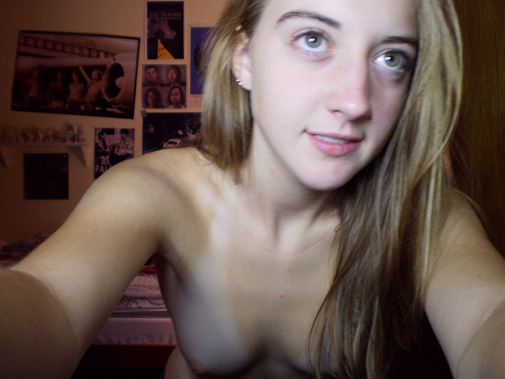 Обнаженные блондинки дома и на улице 4 фото Обнаженные блондинки дома и на улице 4 фото