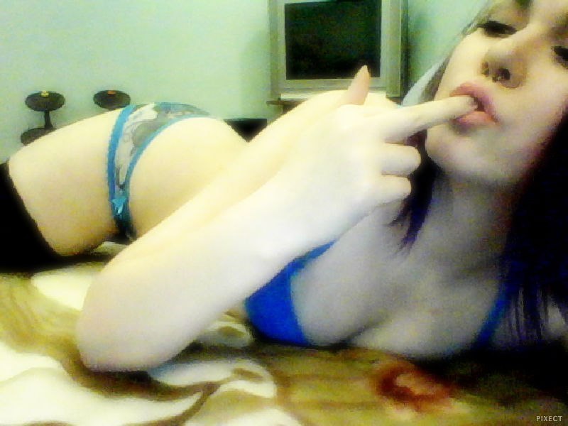 Снимки рабочих губ и языков девиц 3 фото Снимки рабочих губ и языков девиц 3 фото