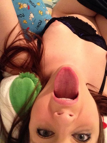 Снимки рабочих губ и языков девиц 8 фото Снимки рабочих губ и языков девиц 8 фото